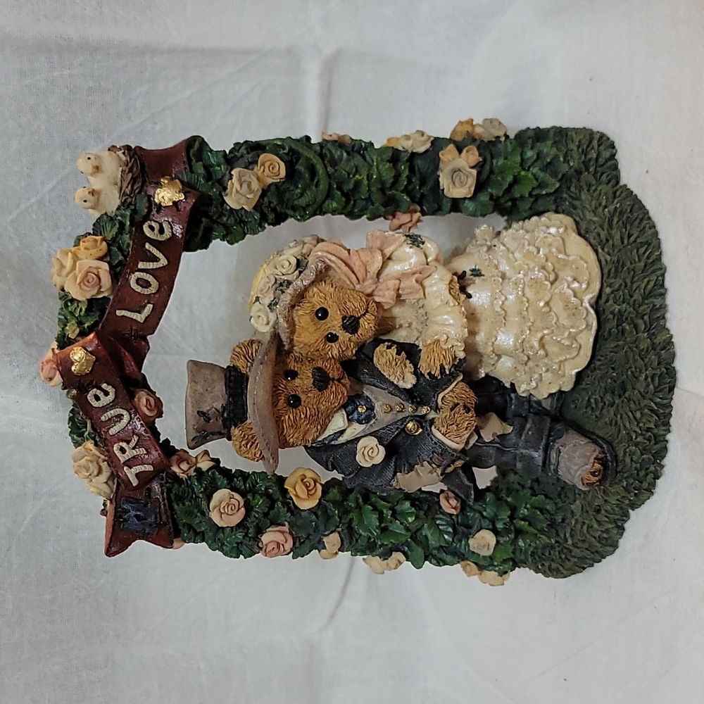 1995 resin, boyds bear. " true love"